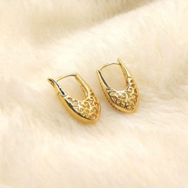 Brinco Argola Click em Gota com detalhes Vazados