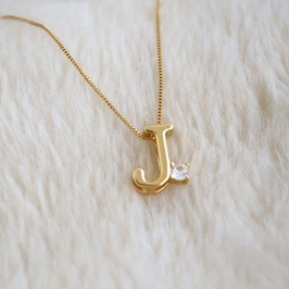 Colar Letra J Com Ponto Zirconia