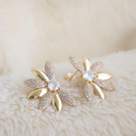 Brinco Flor Petala Lisa/Microzirconia