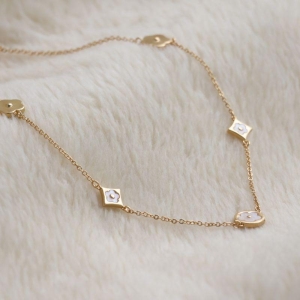Colar Chapas Trevo Branco