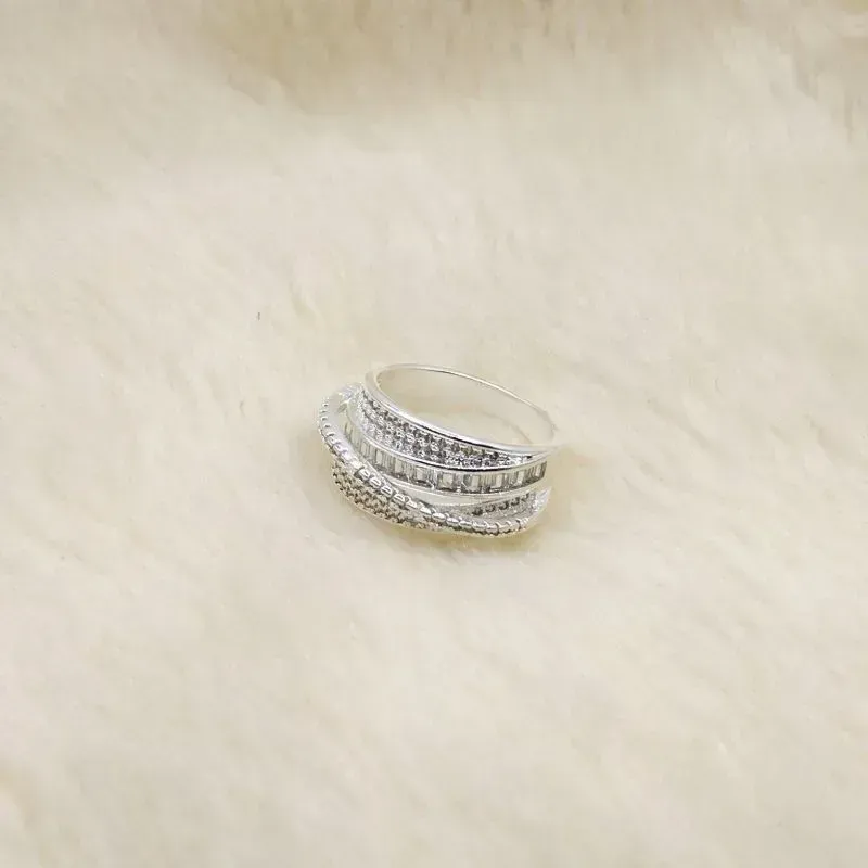 Anel Entrelaçado Em Zircônia Cristal