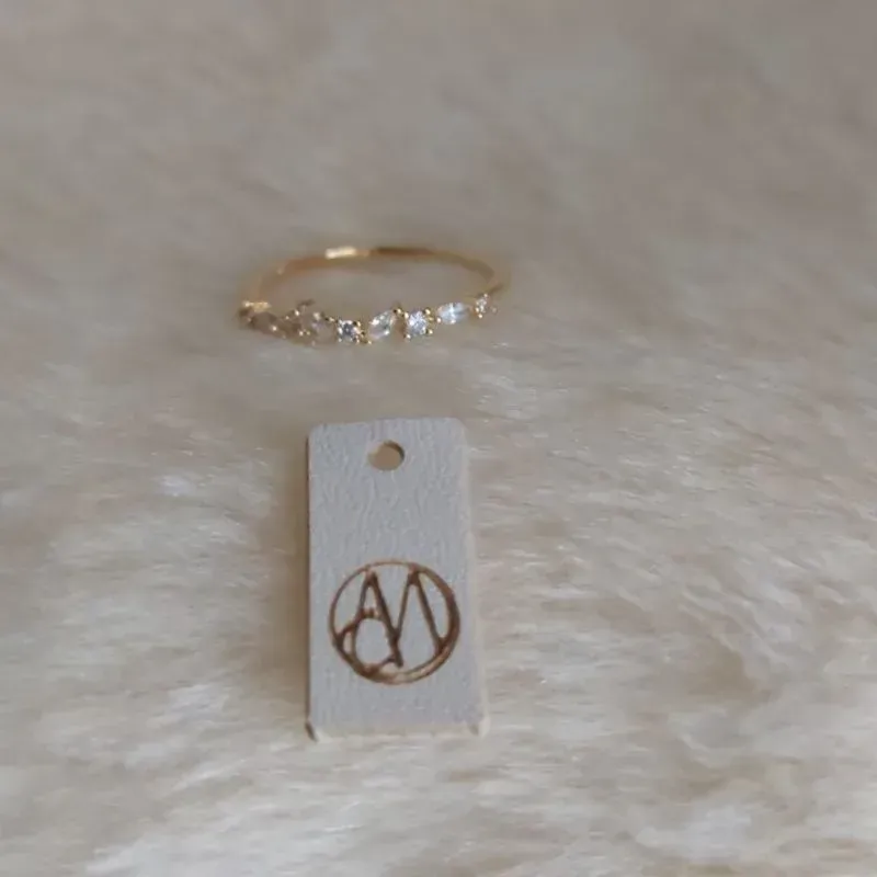 Anel Linha Nao Uniforme Cristal