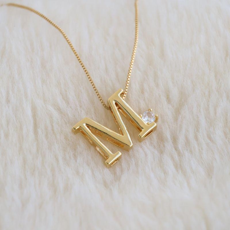 Colar Letra M Com Ponto Zirconia
