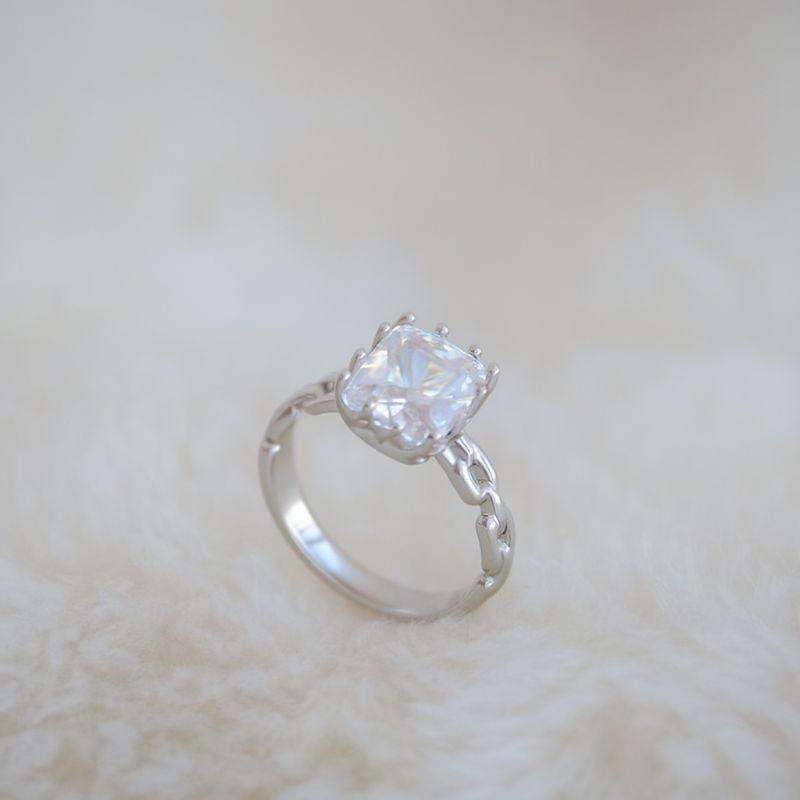 Anel Cadeadinho Zirconia Quadrada