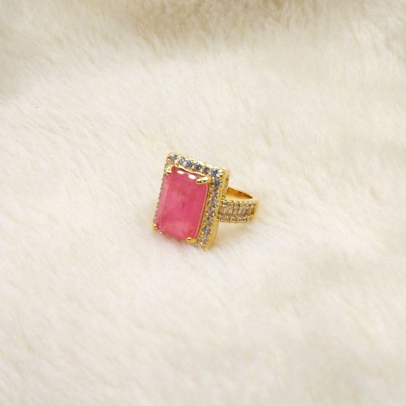 Anel Aro em Zircônia Cristal com Pedra Retangular Rosa