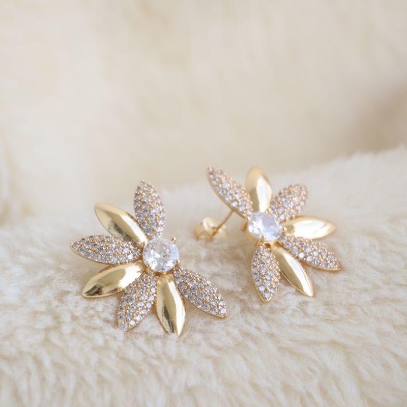 Brinco Flor Petala Lisa/Microzirconia