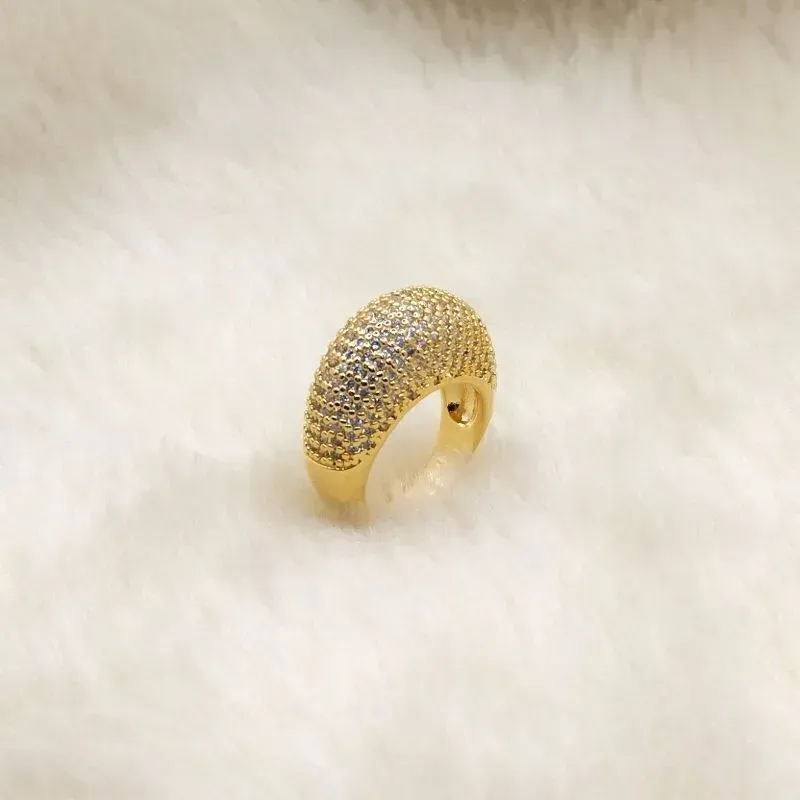 Anel Abaulado Cravejado em Zircônia Cristal