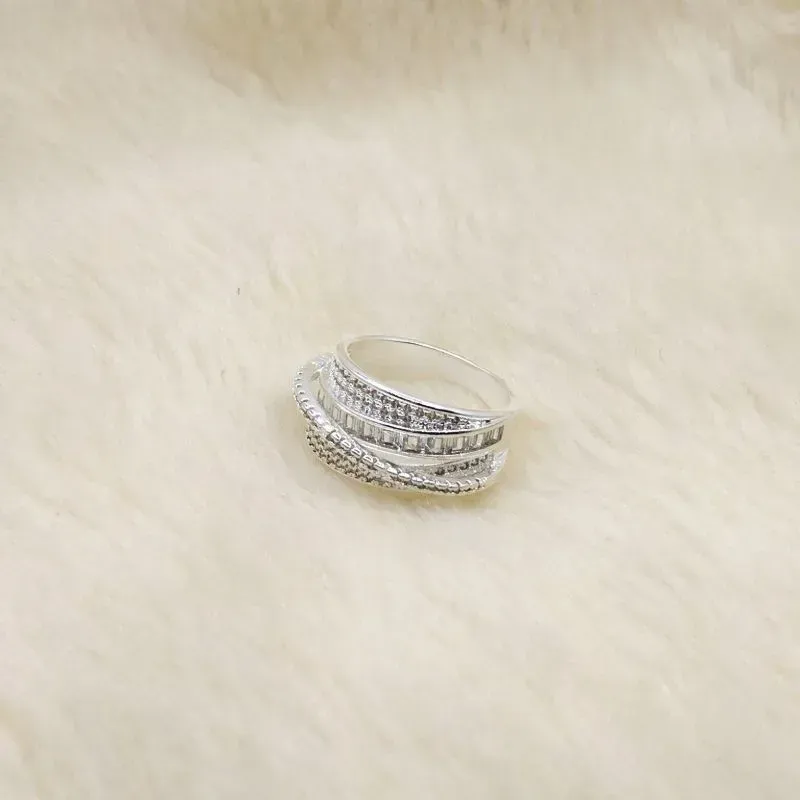 Anel Entrelaçado Em Zircônia Cristal