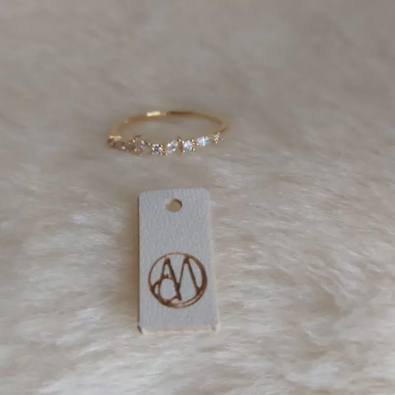 Anel Linha Nao Uniforme Cristal