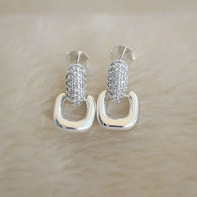 Brinco Base Zirconia Pendente Quadrado