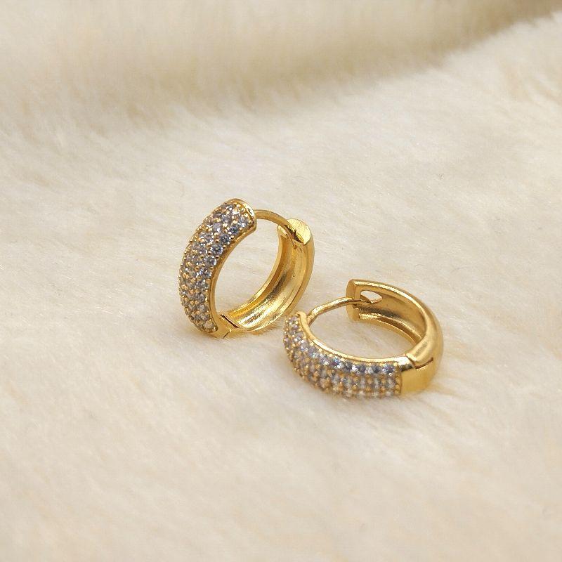 Brinco Argolinha Click Com 4 Fileiras Cravejado Cristal M