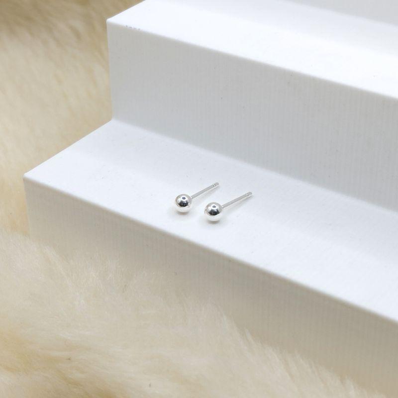 Brinco Bolinha Lisa P