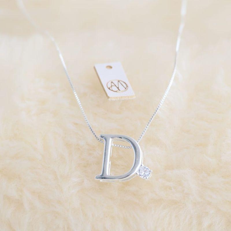 Colar Letra D Com Ponto Zirconia - Prata