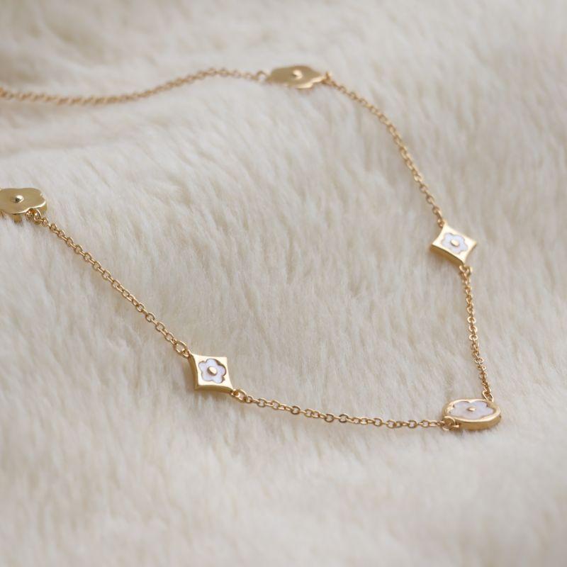 Colar Chapas Trevo Branco
